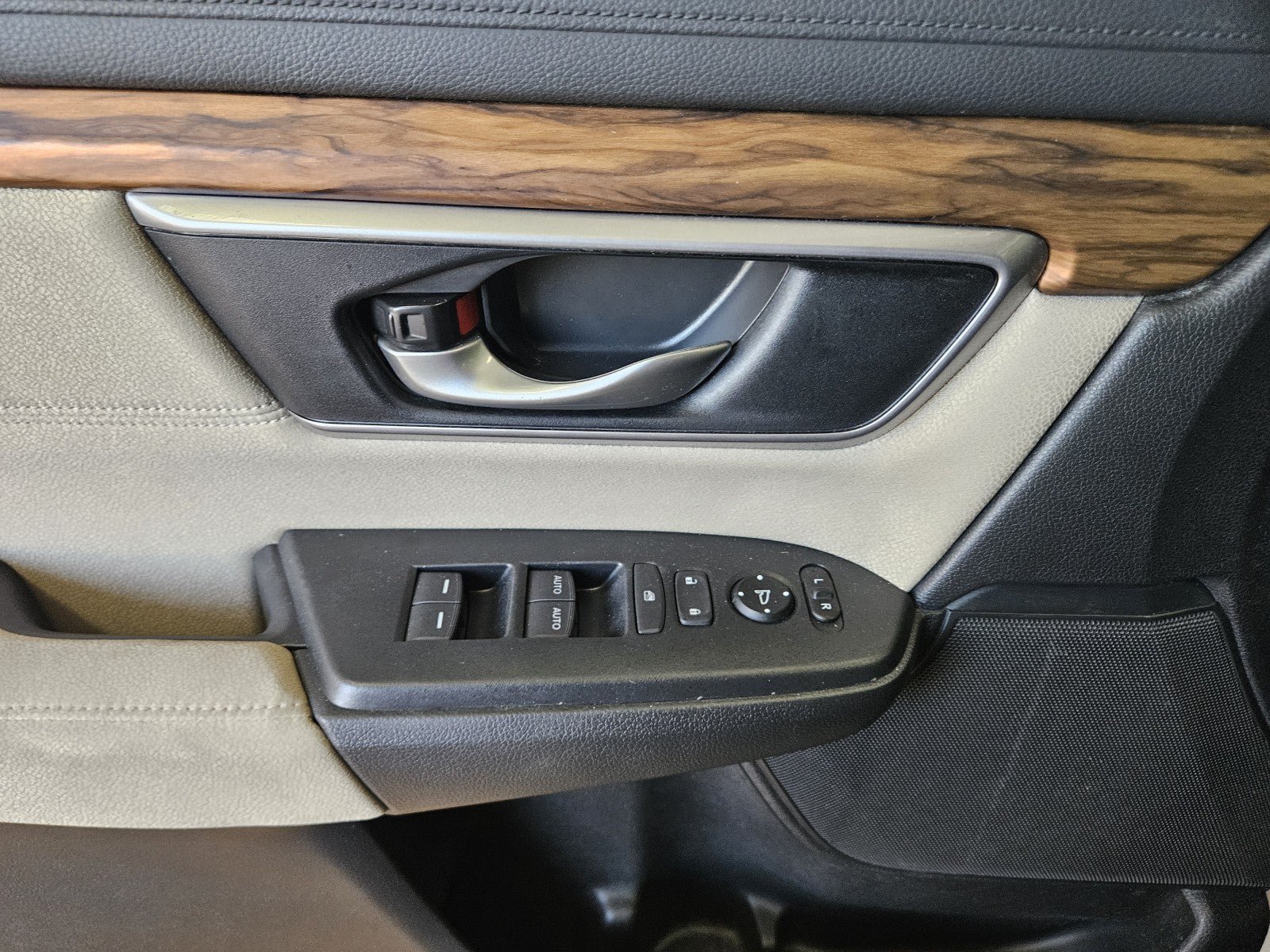 Used 2018 Honda CR-V EX image 31