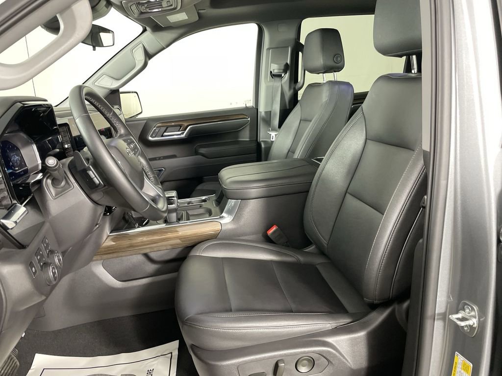 Used 2025 Chevrolet Silverado 1500 LT Trail Boss w/ LT Trail Boss Premium Package image 18