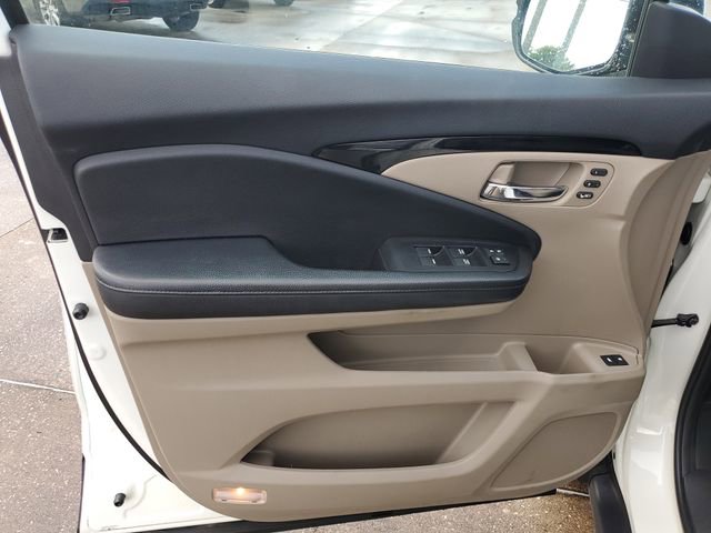 Used 2019 Honda Pilot Touring image 19