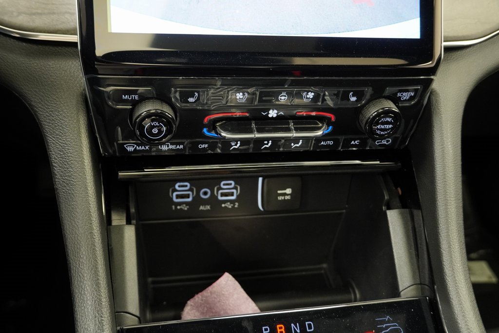 New 2025 Jeep Grand Cherokee Overland image 24