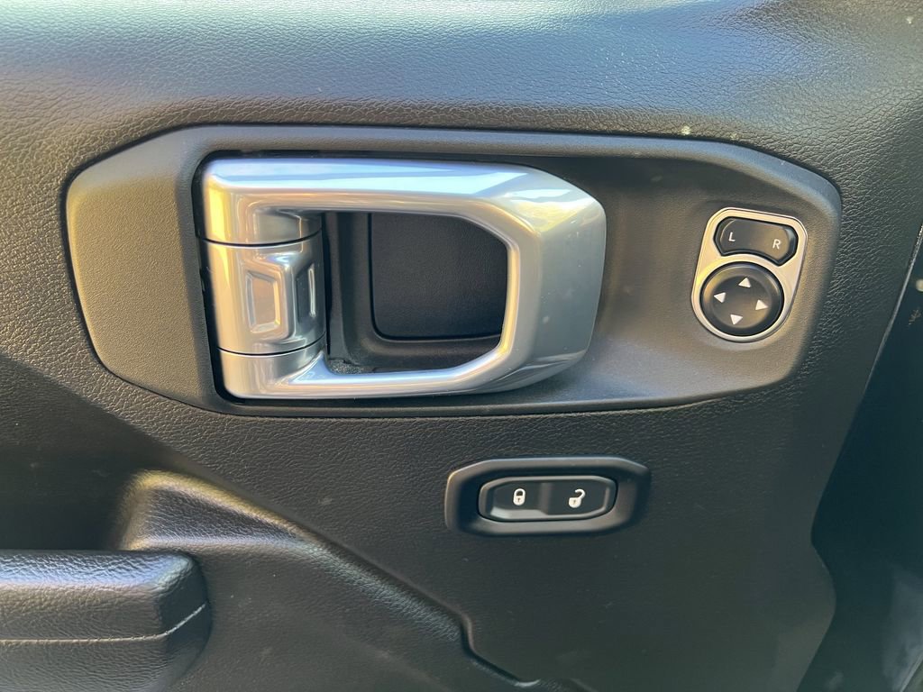 Certified 2024 Jeep Wrangler Willys image 13