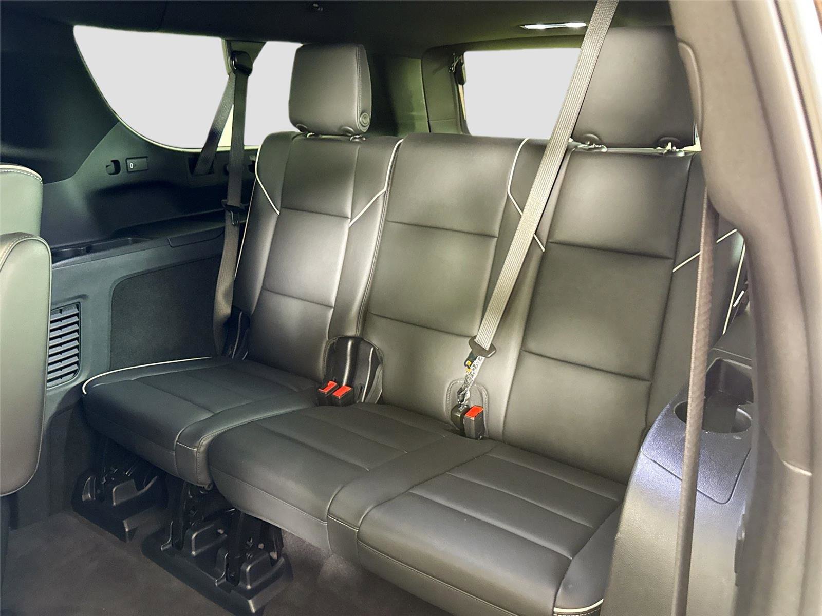 Used 2025 Cadillac Escalade ESV Premium Luxury image 28