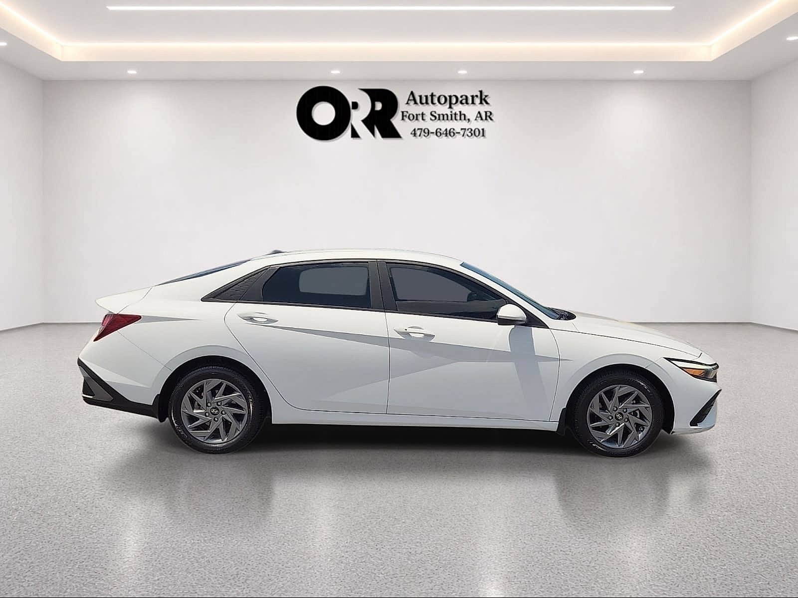 Used 2024 Hyundai Elantra SEL FWD image 6