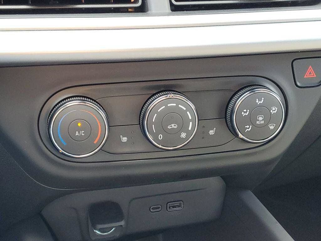 Used 2024 Chevrolet Trax RS w/ Driver Confidence Package FWD image 15