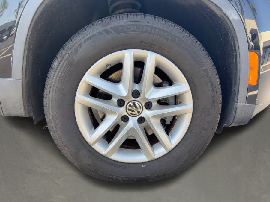 Used 2011 Volkswagen Tiguan S AWD/4WD image 24