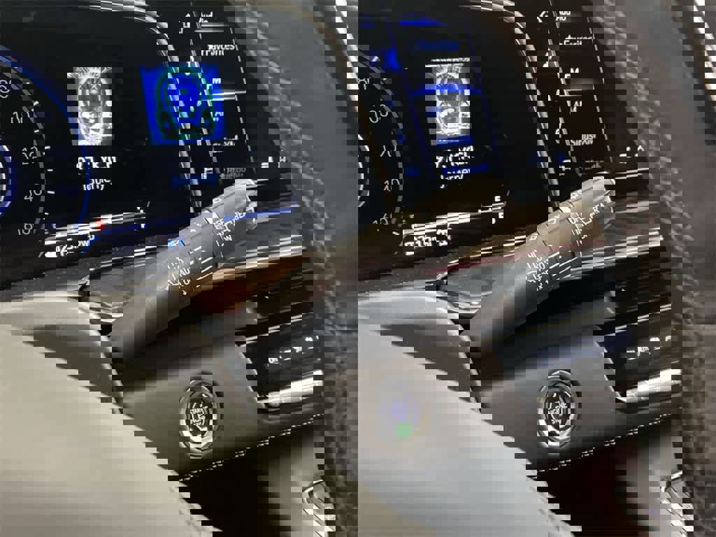 Certified 2024 Cadillac Escalade Premium Luxury Platinum image 24