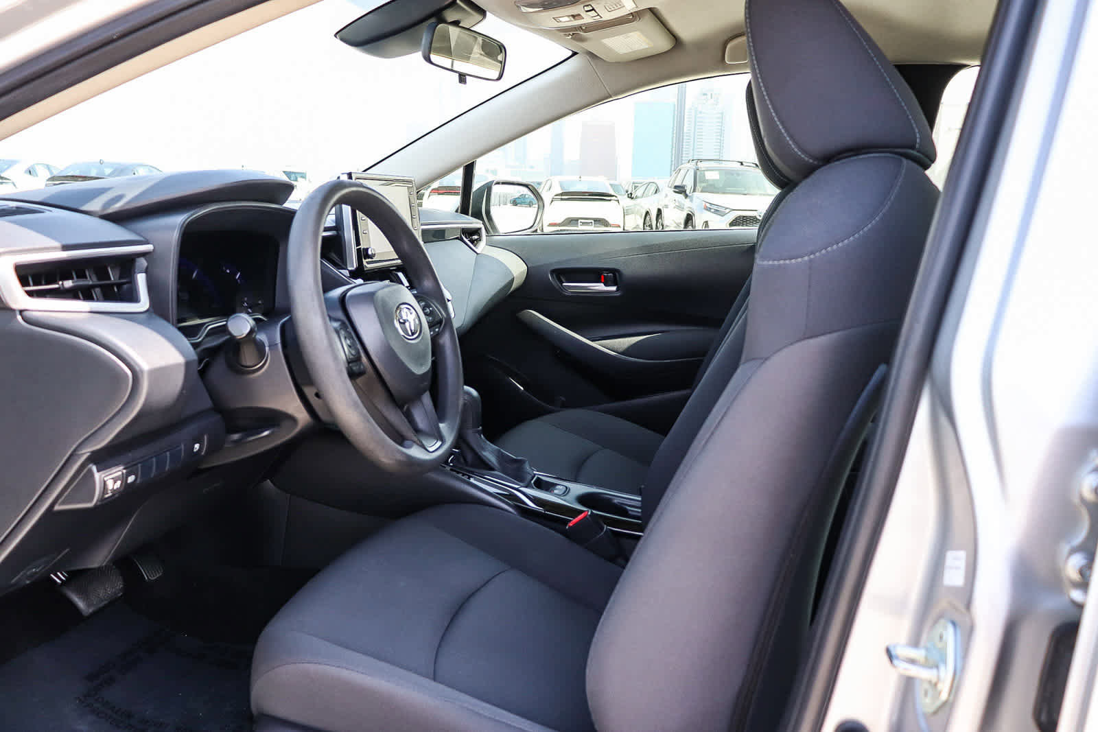 Used 2021 Toyota Corolla LE image 22