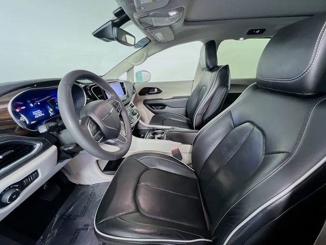 Used 2022 Chrysler Pacifica Limited image 14