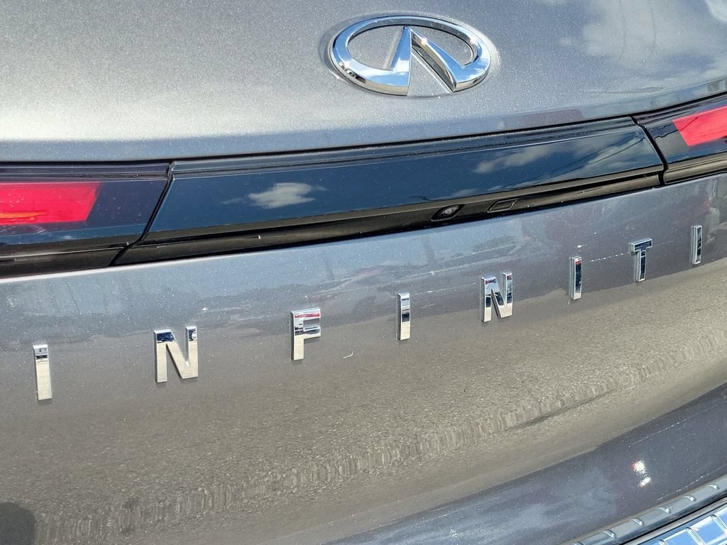 Used 2022 INFINITI QX60 Sensory w/ Vision Package FWD image 12