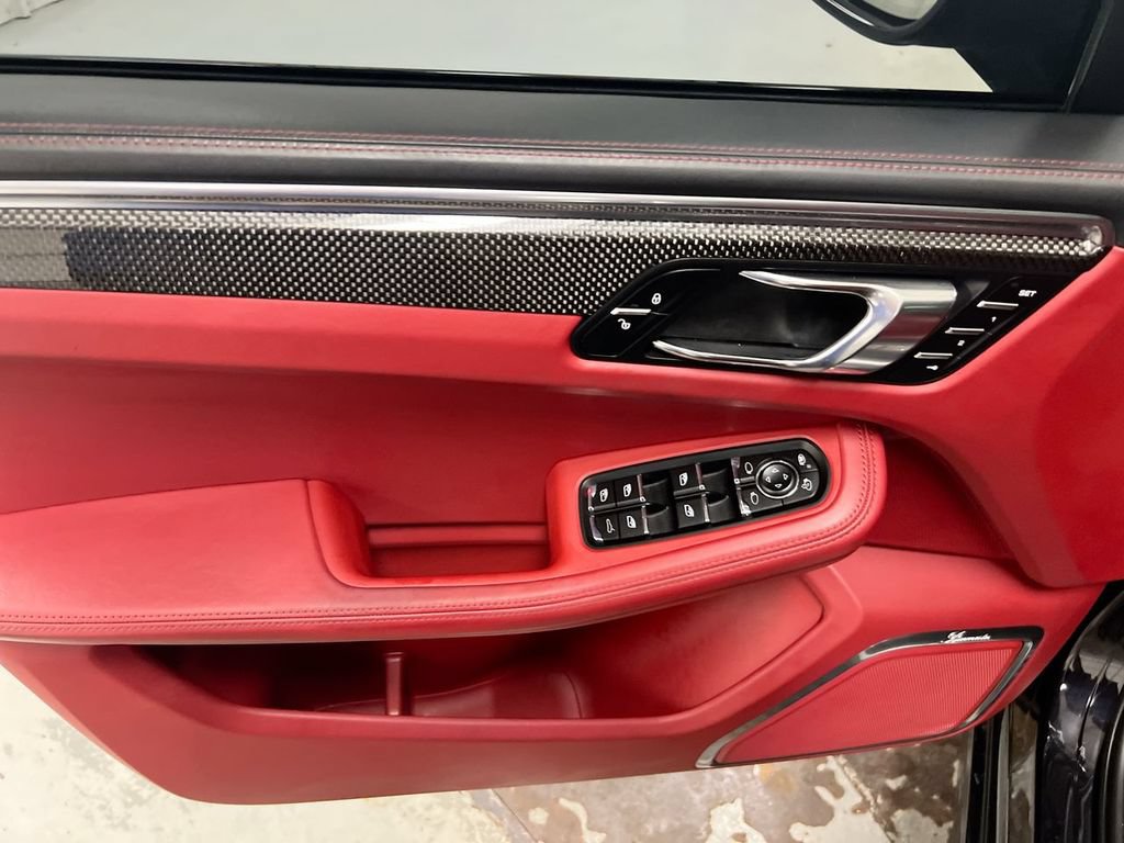 Used 2015 Porsche Macan Turbo AWD/4WD image 22