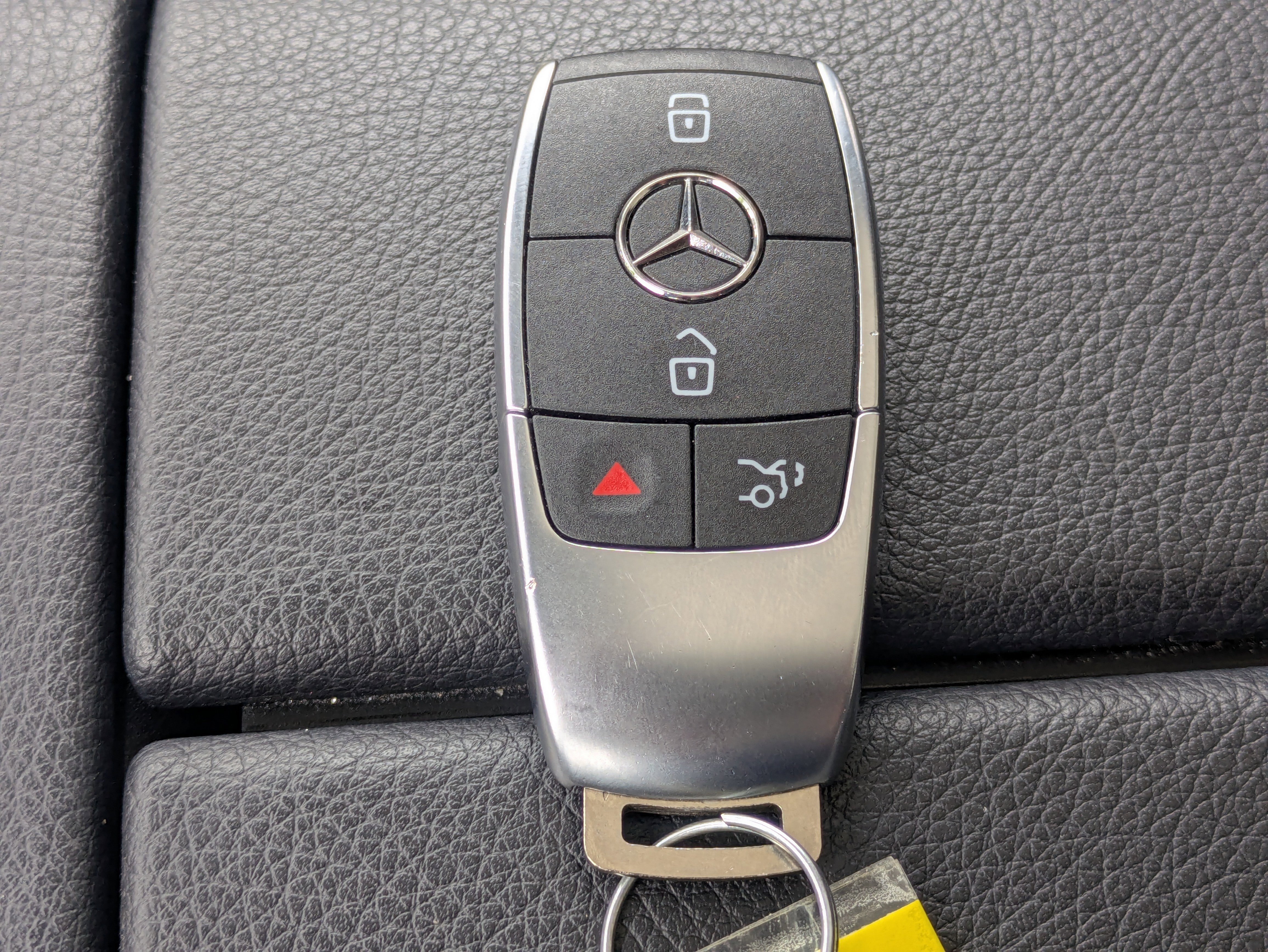 Used 2023 Mercedes-Benz GLE 450 4MATIC image 32