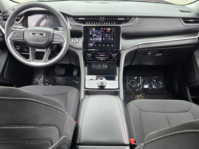 Used 2023 Jeep Grand Cherokee Laredo X AWD/4WD image 12