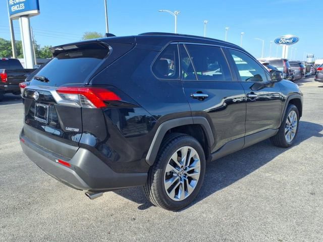 Used 2020 Toyota RAV4 Limited image 7