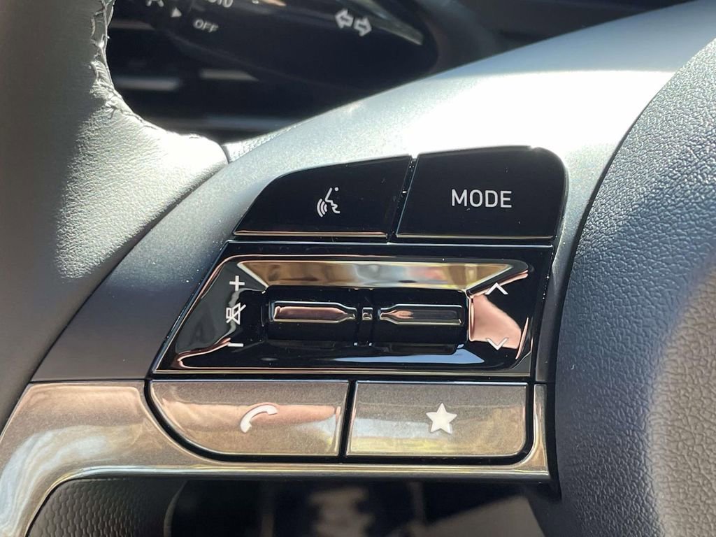 New 2025 Hyundai Elantra Sport w/ Cargo Package FWD image 18