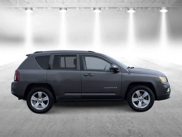 Used 2017 Jeep Compass Latitude AWD/4WD image 9