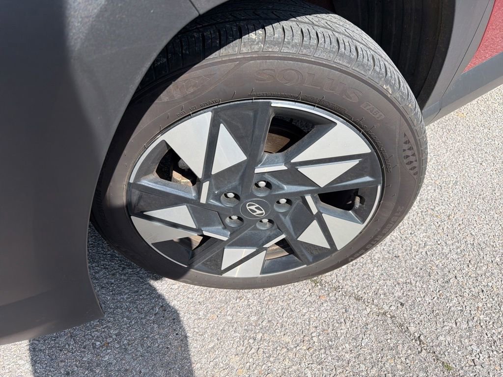 Used 2025 Hyundai Kona SEL image 2