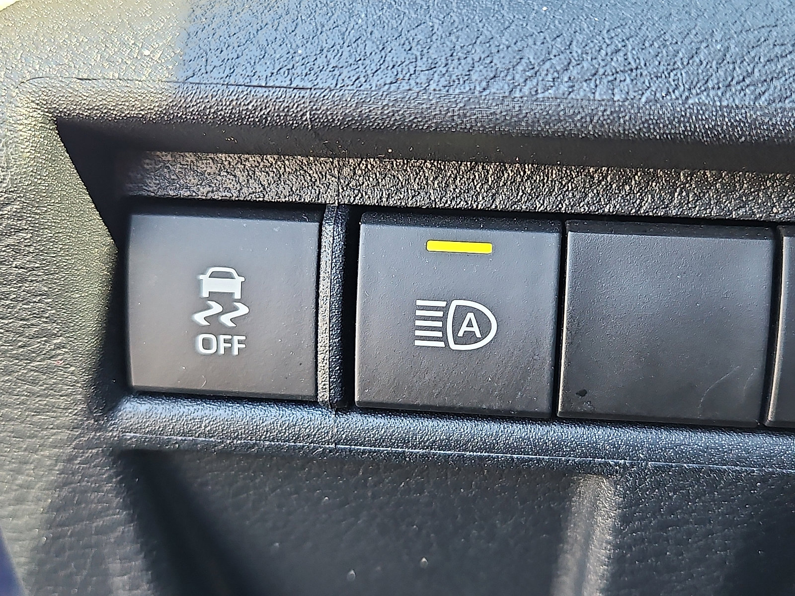 Used 2023 Toyota Sienna XLE image 23
