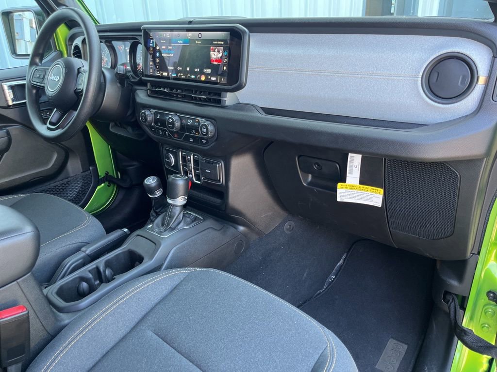 Used 2025 Jeep Gladiator Sport image 40