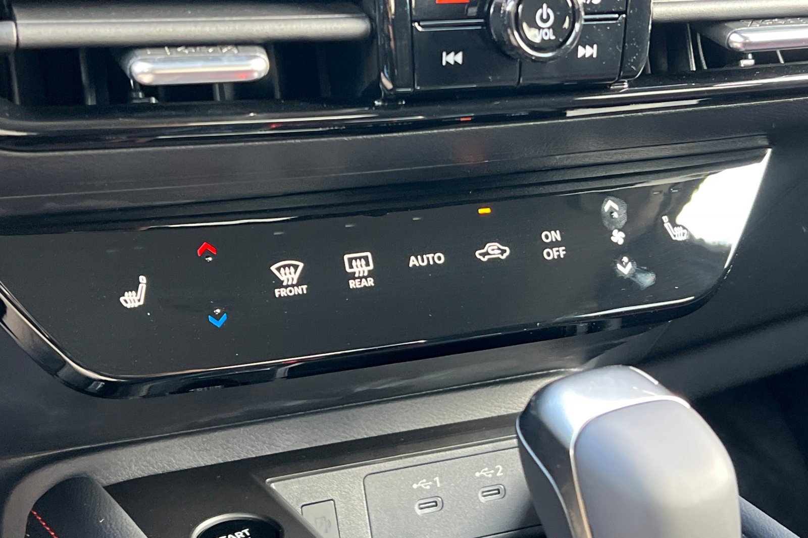 New 2026 Nissan Kicks SR w/ Cold Weather Package image 24