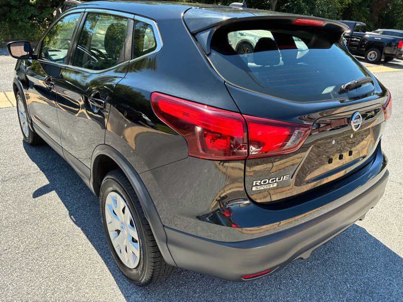 Used 2018 Nissan Rogue Sport S image 6