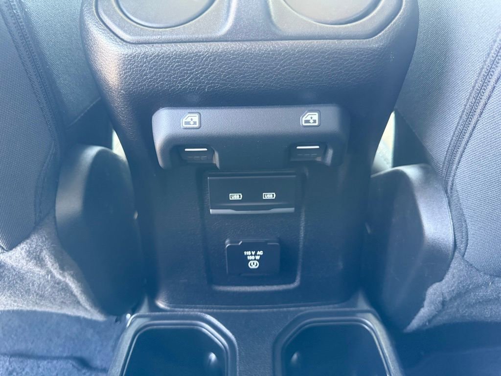 Used 2021 Jeep Wrangler Unlimited Sahara AWD/4WD image 38