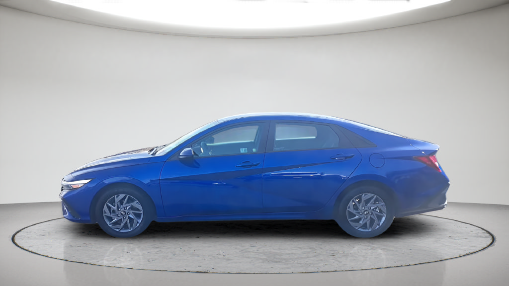 Used 2024 Hyundai Elantra SEL FWD image 11