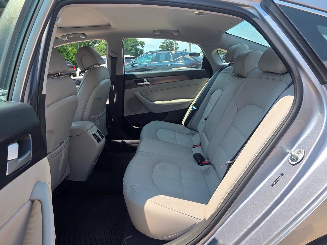 Used 2016 Hyundai Sonata Sport w/ Option Group 03 FWD image 13