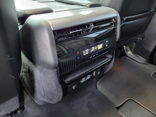 Used 2024 Jeep Wagoneer Series II AWD/4WD image 27