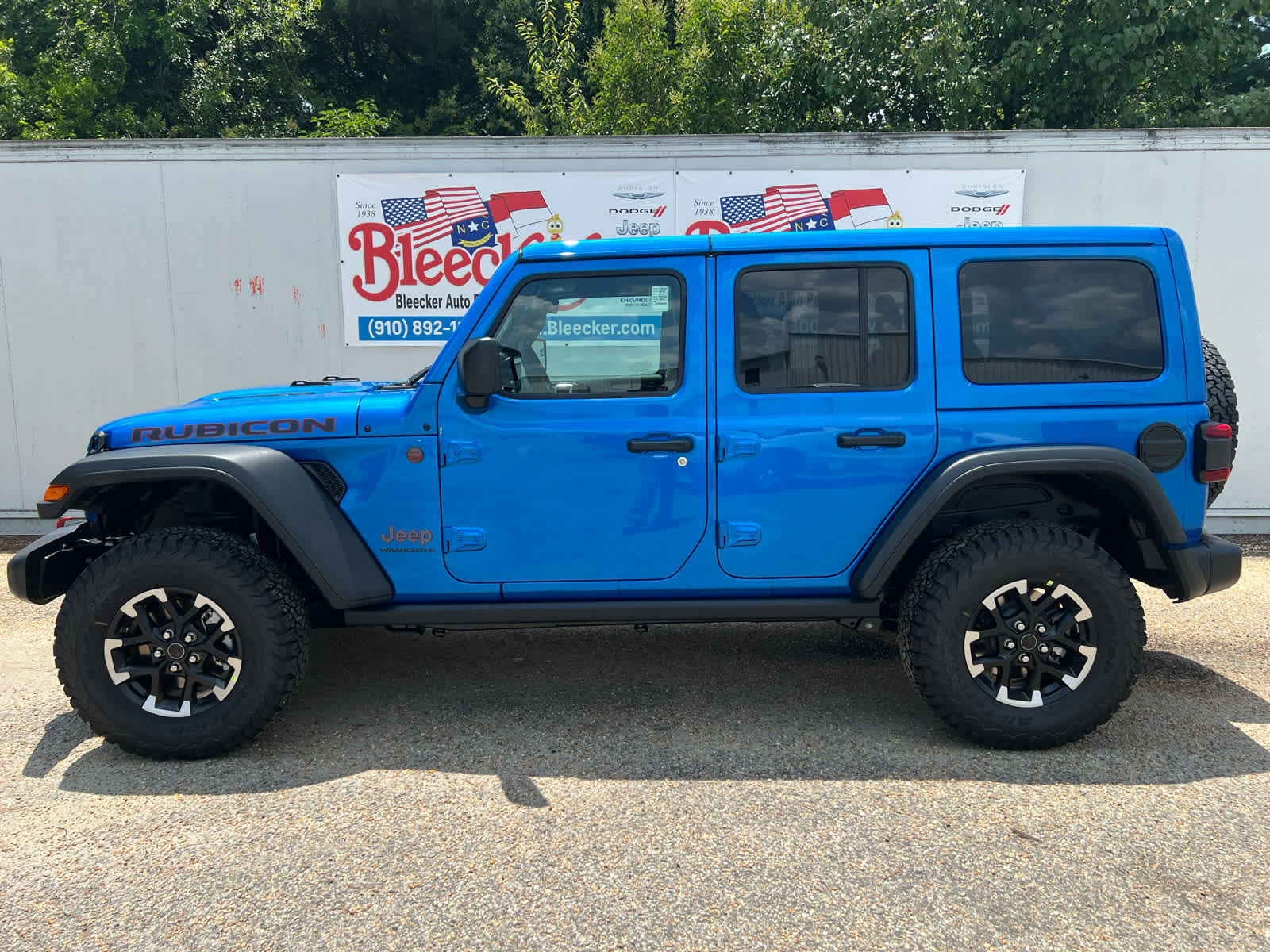 New 2025 Jeep Wrangler Unlimited Rubicon w/ Technology Group image 7