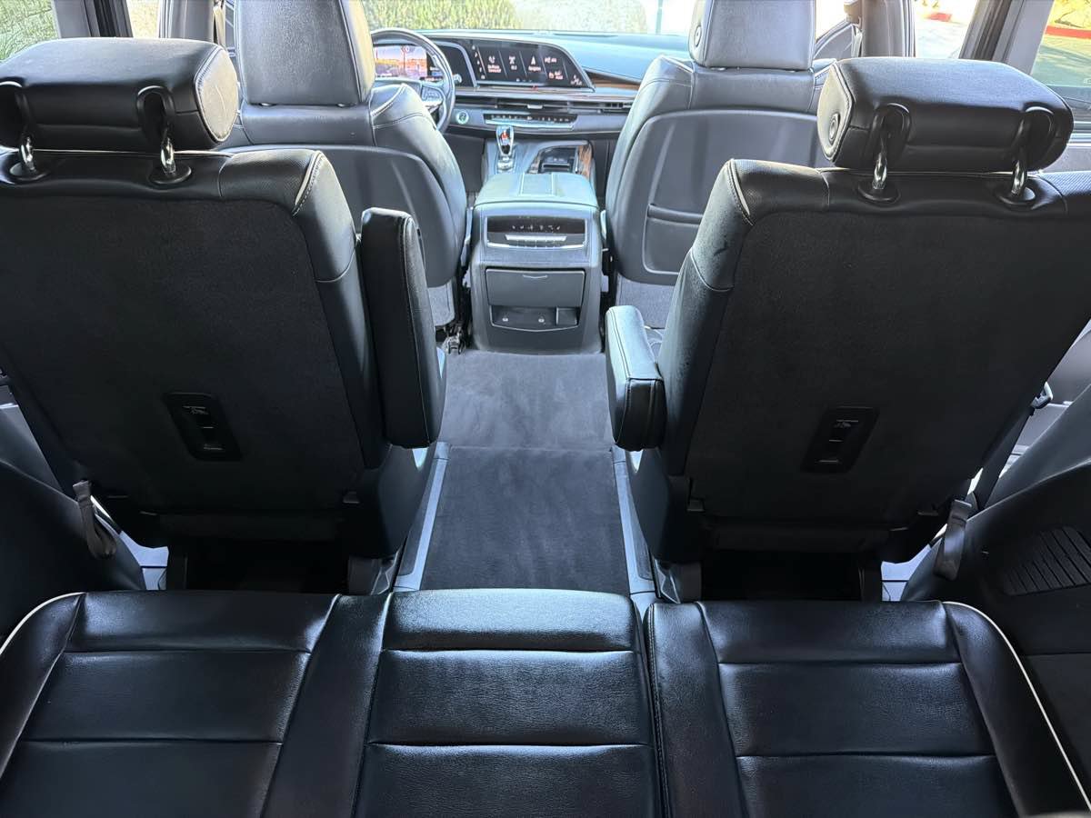 Used 2021 Cadillac Escalade Premium Luxury RWD image 27