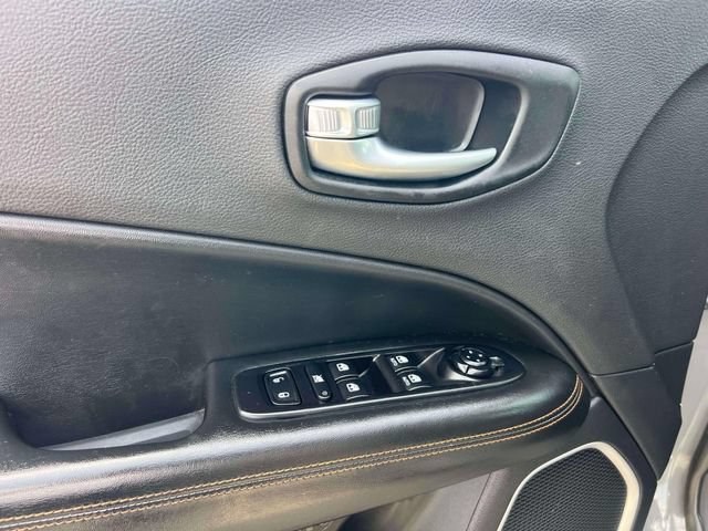 Used 2021 Jeep Compass Limited w/ Sun and Sound Group AWD/4WD image 16
