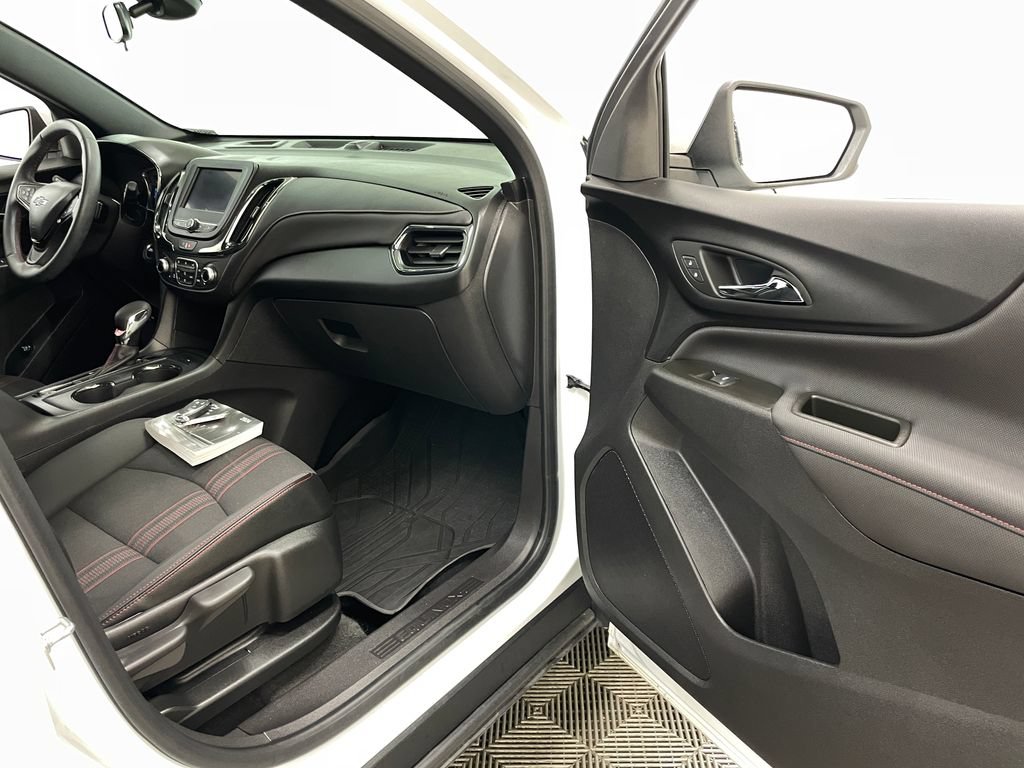 Certified 2024 Chevrolet Equinox RS w/ LPO, Floor Liner Package FWD image 35