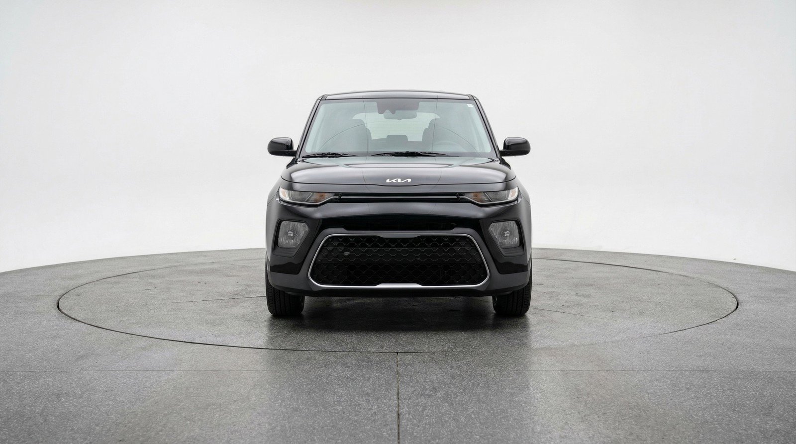 Used 2025 Kia Soul LX w/ LX Technology Package FWD image 2