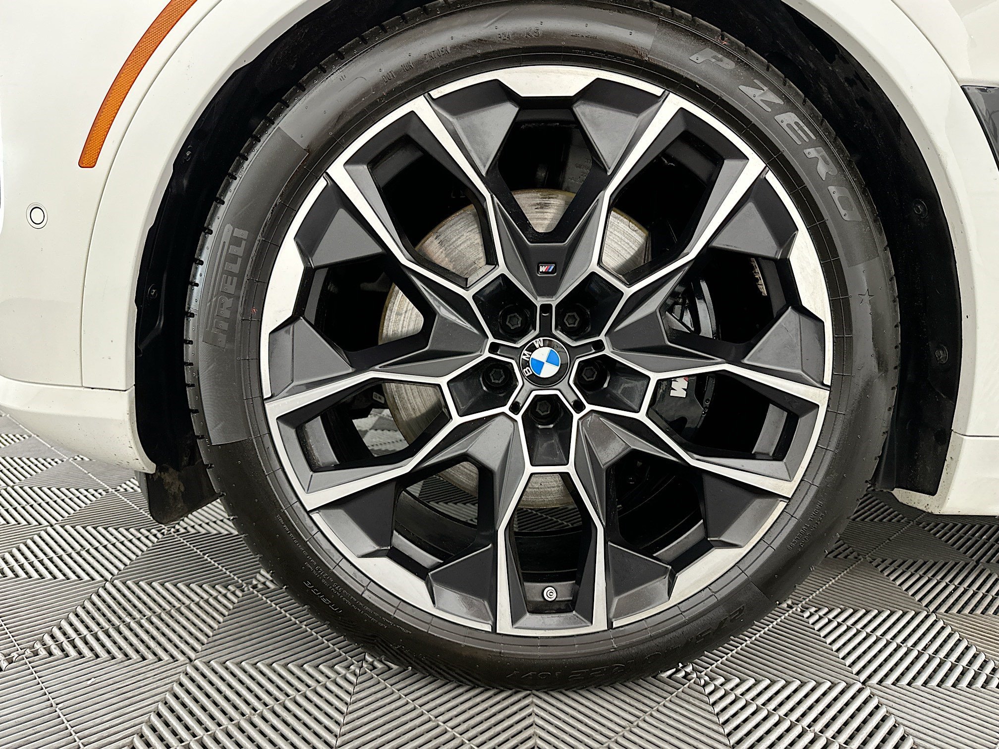 Used 2025 BMW X7 M60i AWD/4WD image 38