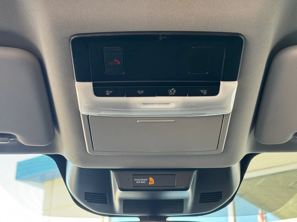 Used 2025 Nissan Rogue SV AWD/4WD image 20