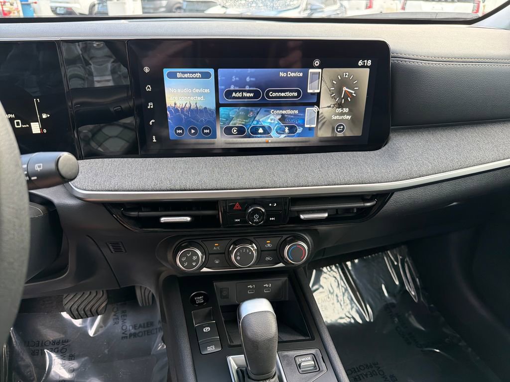Used 2025 Nissan Kicks SV FWD image 22