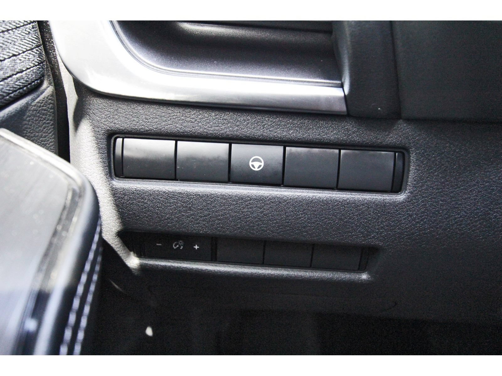 Used 2023 Nissan Rogue SV FWD image 19