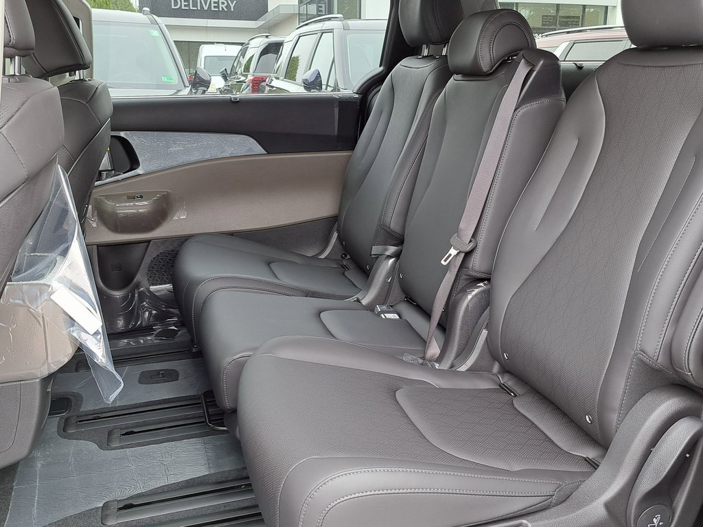 New 2026 Kia Carnival EX image 13