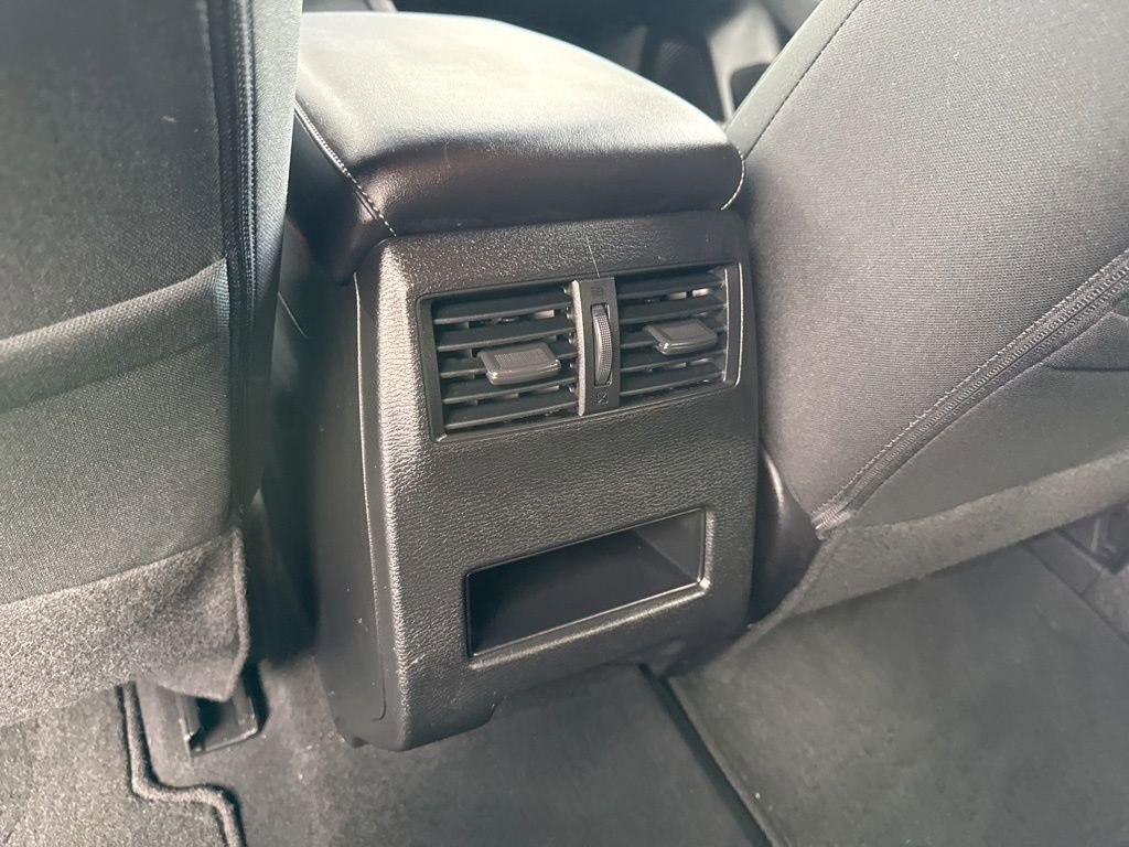 Used 2024 Mitsubishi Outlander ES image 36