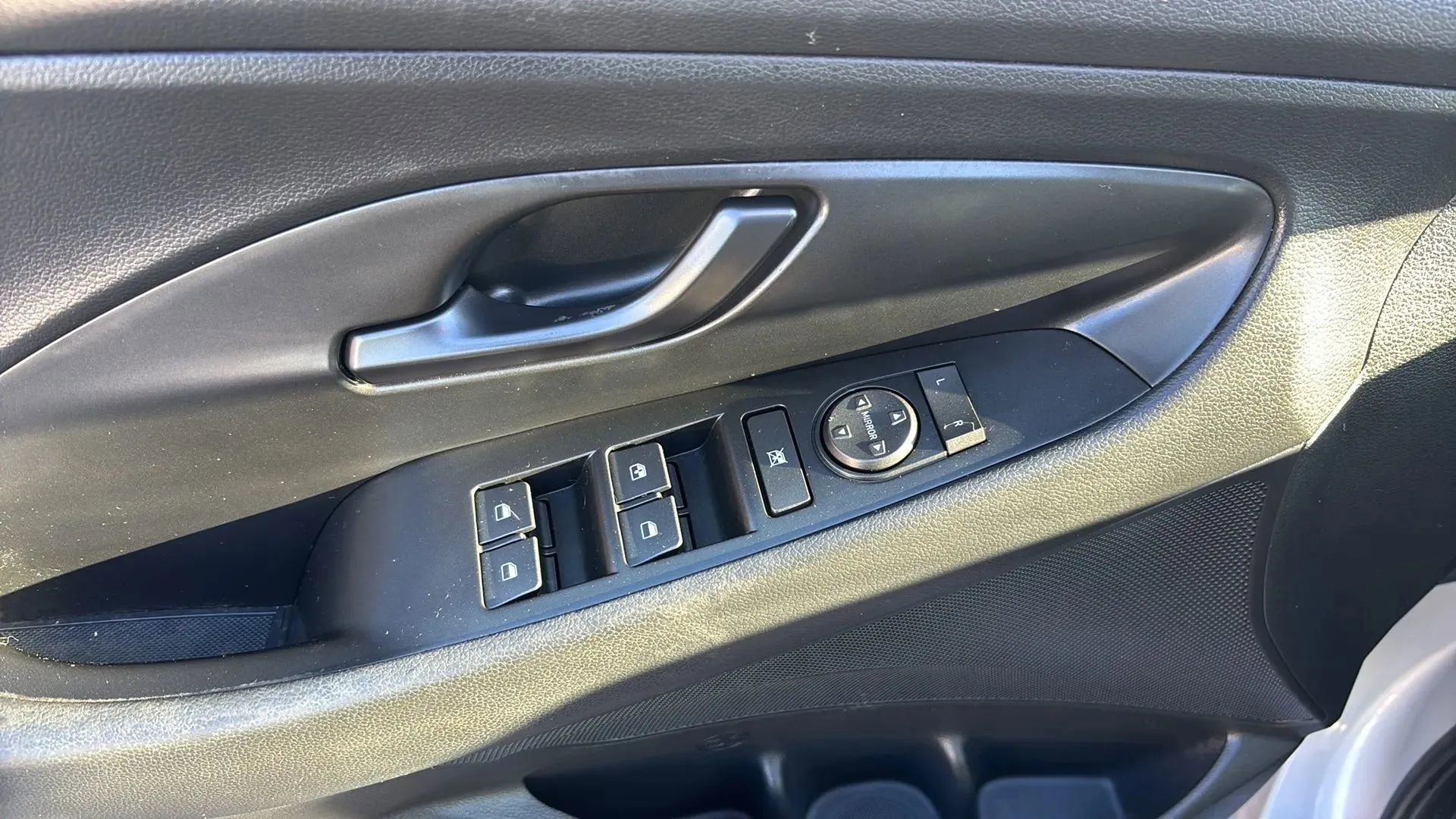 Used 2019 Hyundai Elantra GT N Line image 19