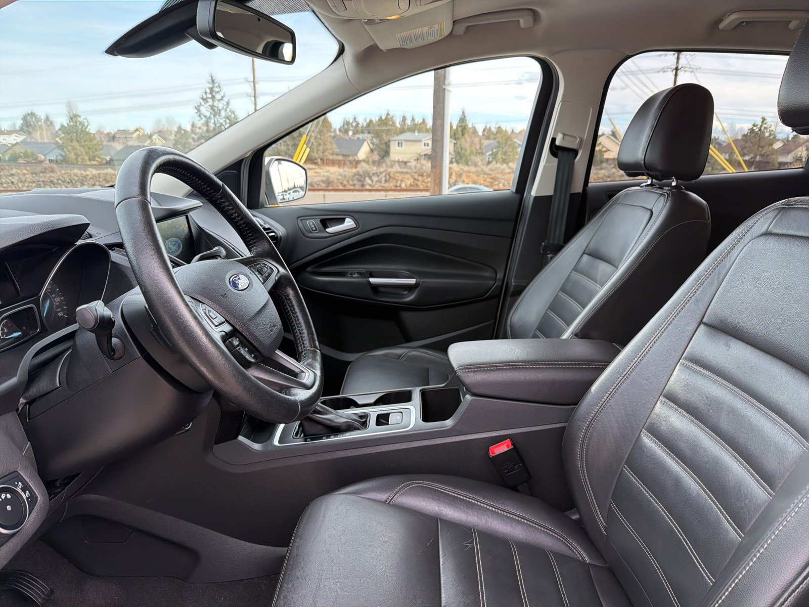 Used 2017 Ford Escape Titanium image 10