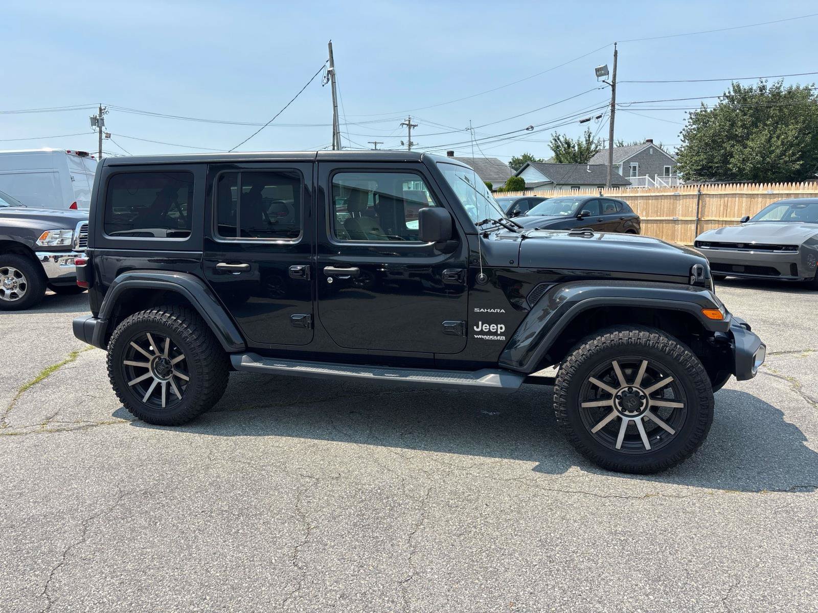 Certified 2018 Jeep Wrangler Unlimited Sahara w/ Dual Top Group AWD/4WD image 2
