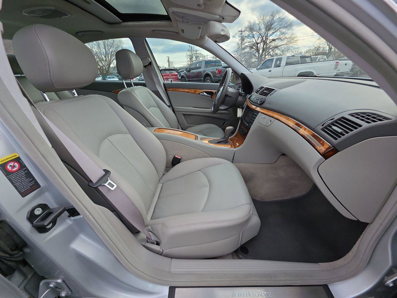 Used 2006 Mercedes-Benz E 350 4MATIC Sedan w/ Premium Pkg image 8