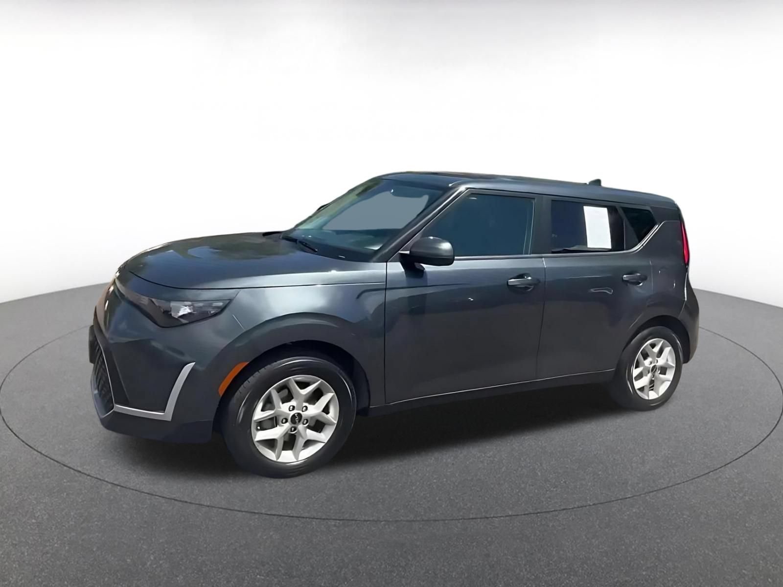 Used 2025 Kia Soul LX w/ LX Technology Package FWD image 7