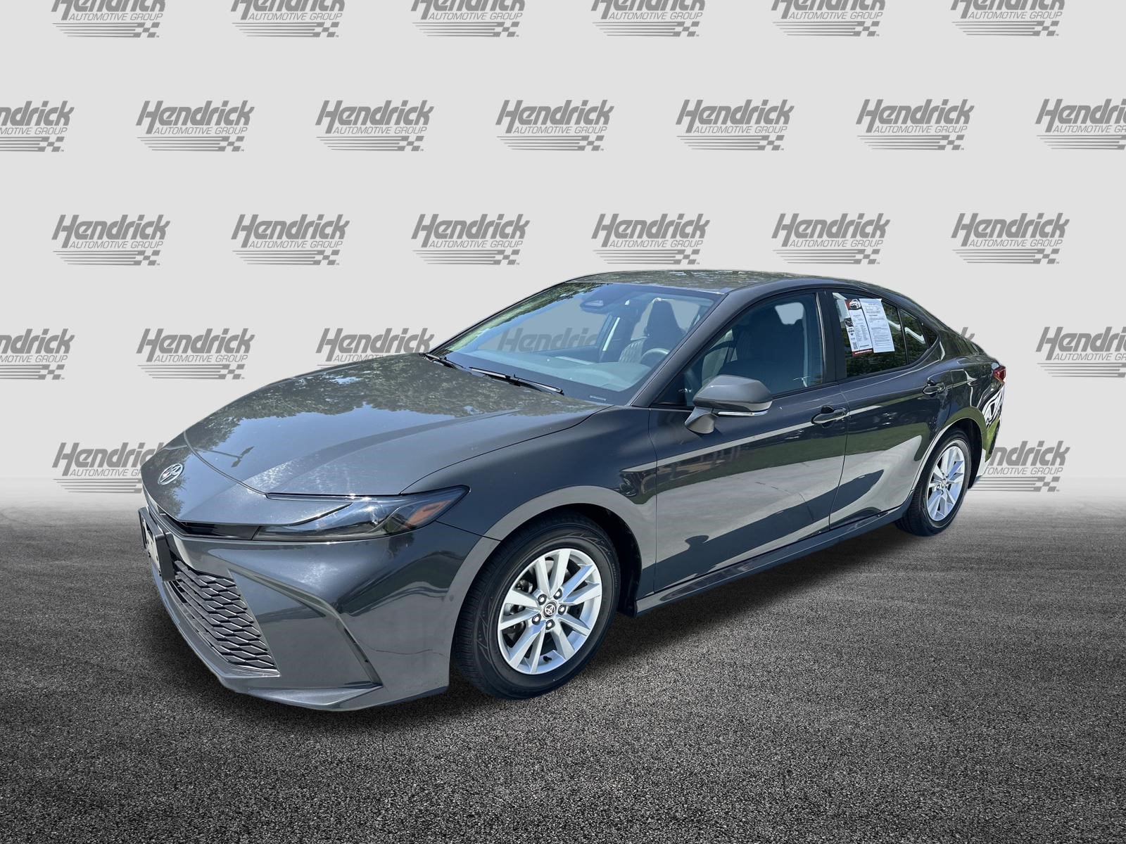 Used 2025 Toyota Camry LE FWD image 5