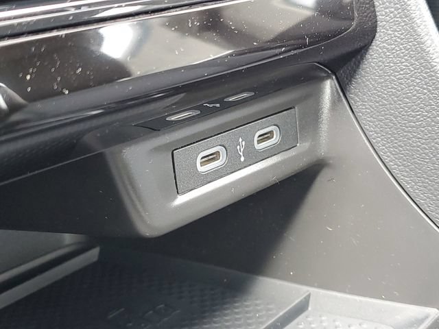 New 2026 Volkswagen Jetta SEL FWD image 28