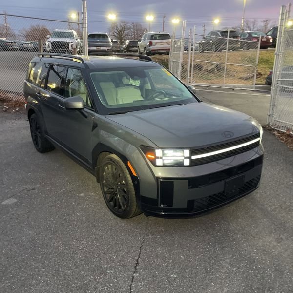 Used 2025 Hyundai Santa Fe Calligraphy image 1