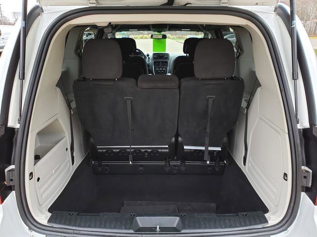 Used 2016 Dodge Grand Caravan SE image 5