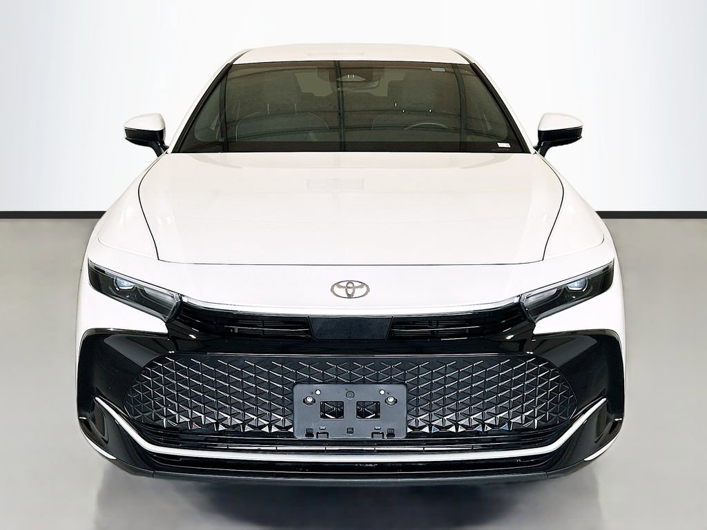 Used 2023 Toyota Crown XLE image 2