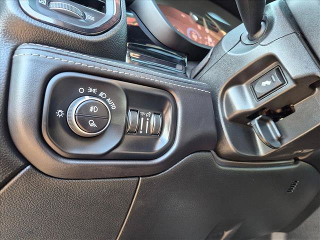 Used 2025 RAM 3500 Limited AWD/4WD image 16